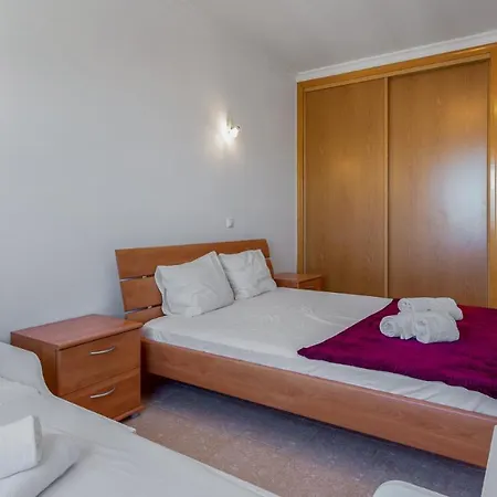 Appartement Bright 2bdr W/ Balcony By Lovelystay *